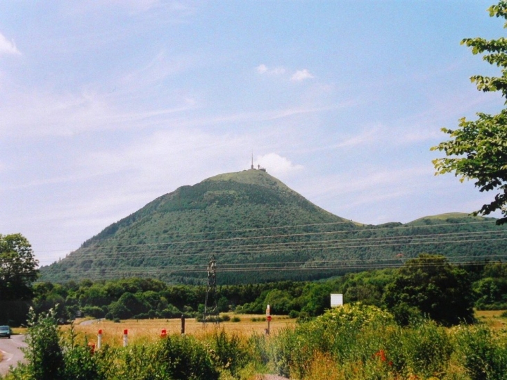 Vue sur Le Puy-de-Dôme depuis La Font-de-l'Arbre - Orcines