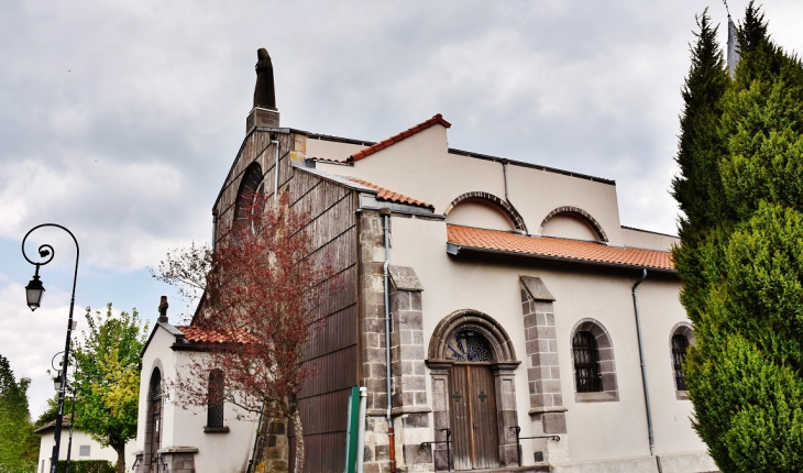  <<église Saint-Julien - Orcines