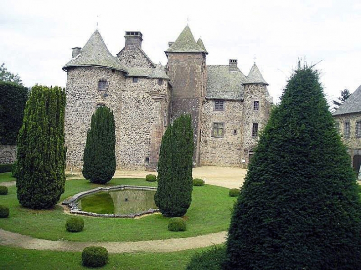 Le château de Cordès - Orcival