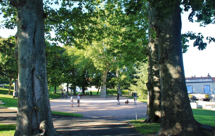  - Pérignat-lès-Sarliève