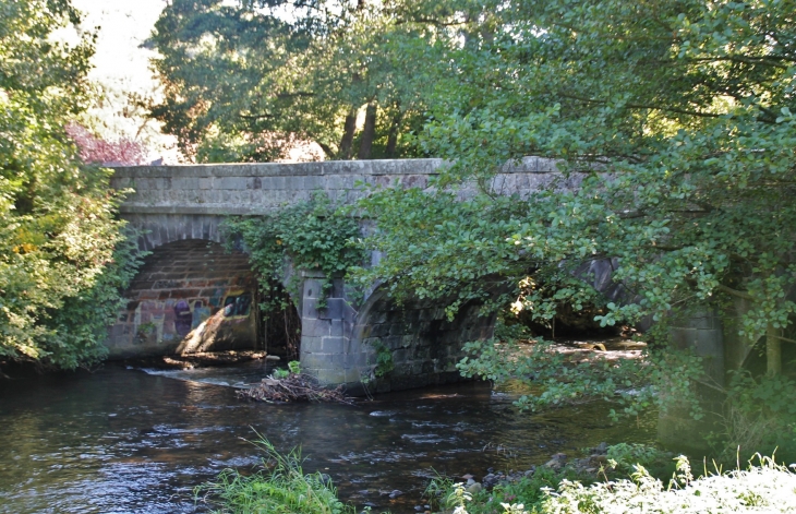 La Rivière  - Perrier