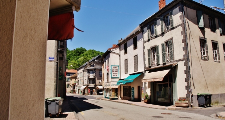 Le Village - Pontgibaud