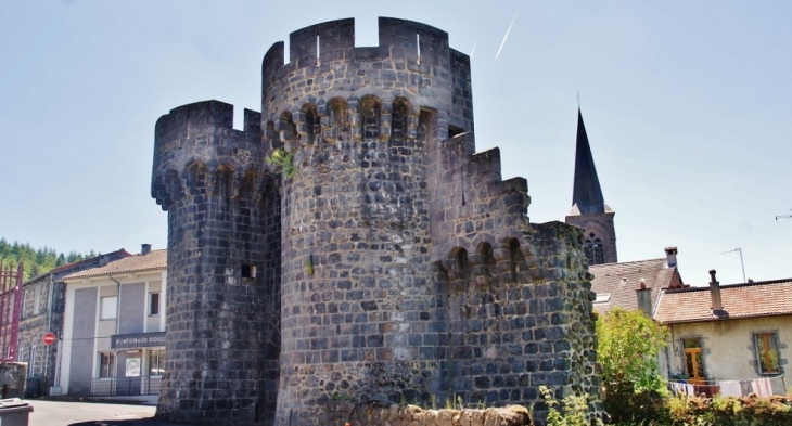 Le Village ( Fortifications ) - Pontgibaud