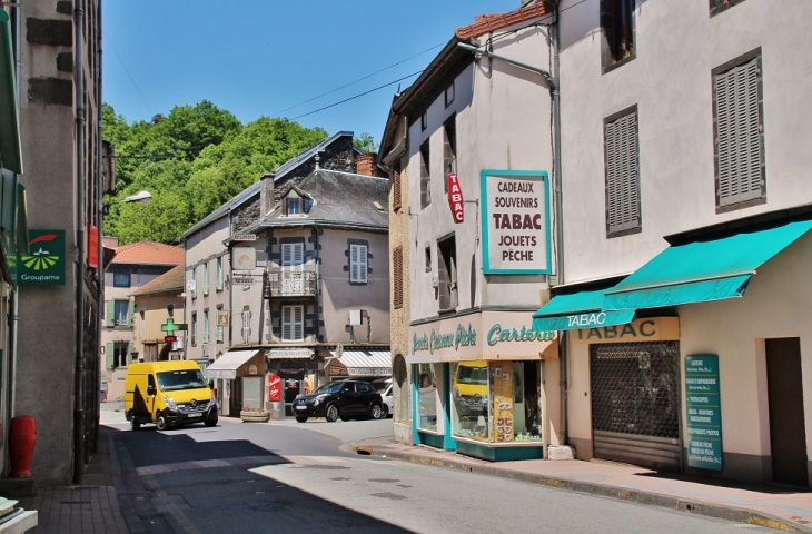 Le Village - Pontgibaud