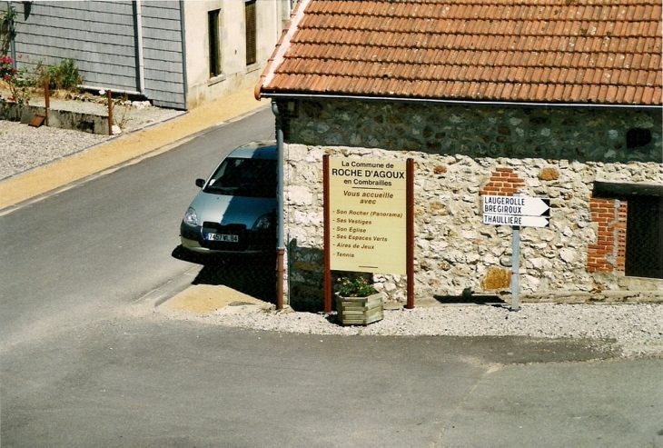 Panneaux du bourg - Roche-d'Agoux