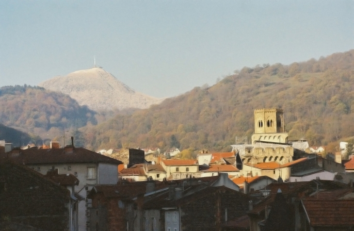 Vue sur Le Puy-de-Dôme depuis Royat