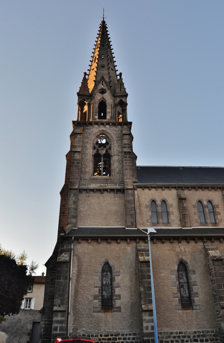 Eglise-st-amand - Saint-Amant-Tallende