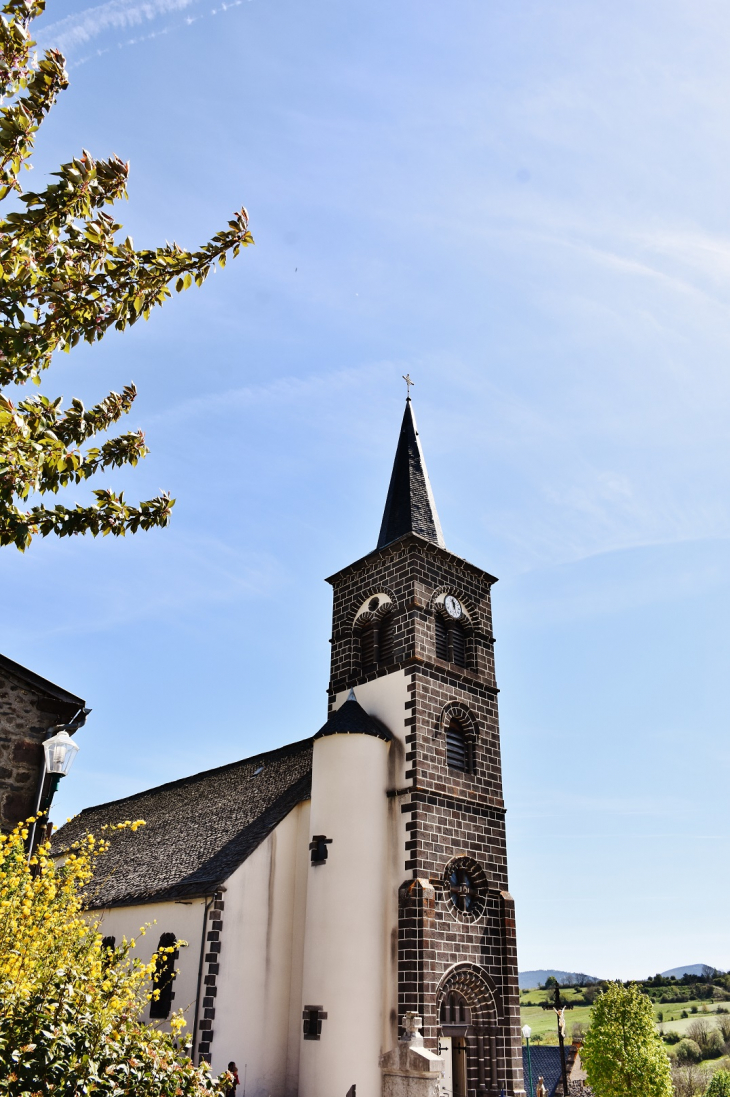  <<église Saint-Bonnet - Saint-Bonnet-près-Orcival