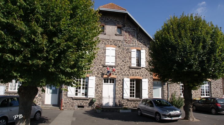 Mairie - Saint-Clément-de-Régnat