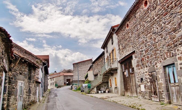 La Commune - Saint-Genès-Champanelle