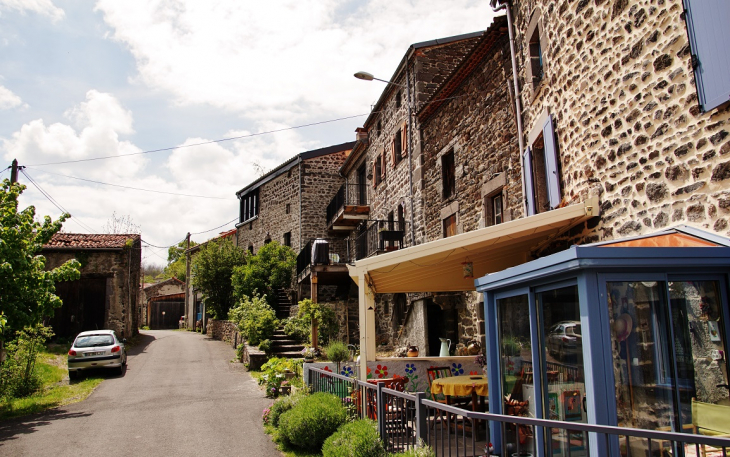 La Commune - Saint-Genès-Champanelle