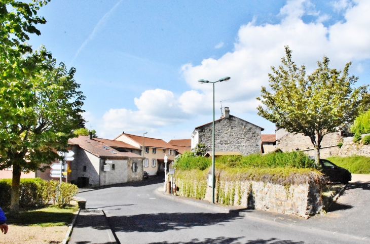 La Commune - Saint-Genès-Champanelle