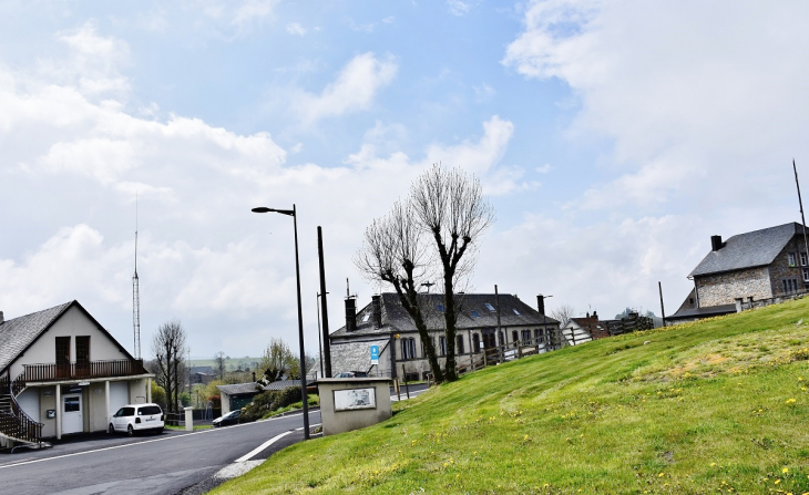 La Commune - Saint-Genès-Champespe