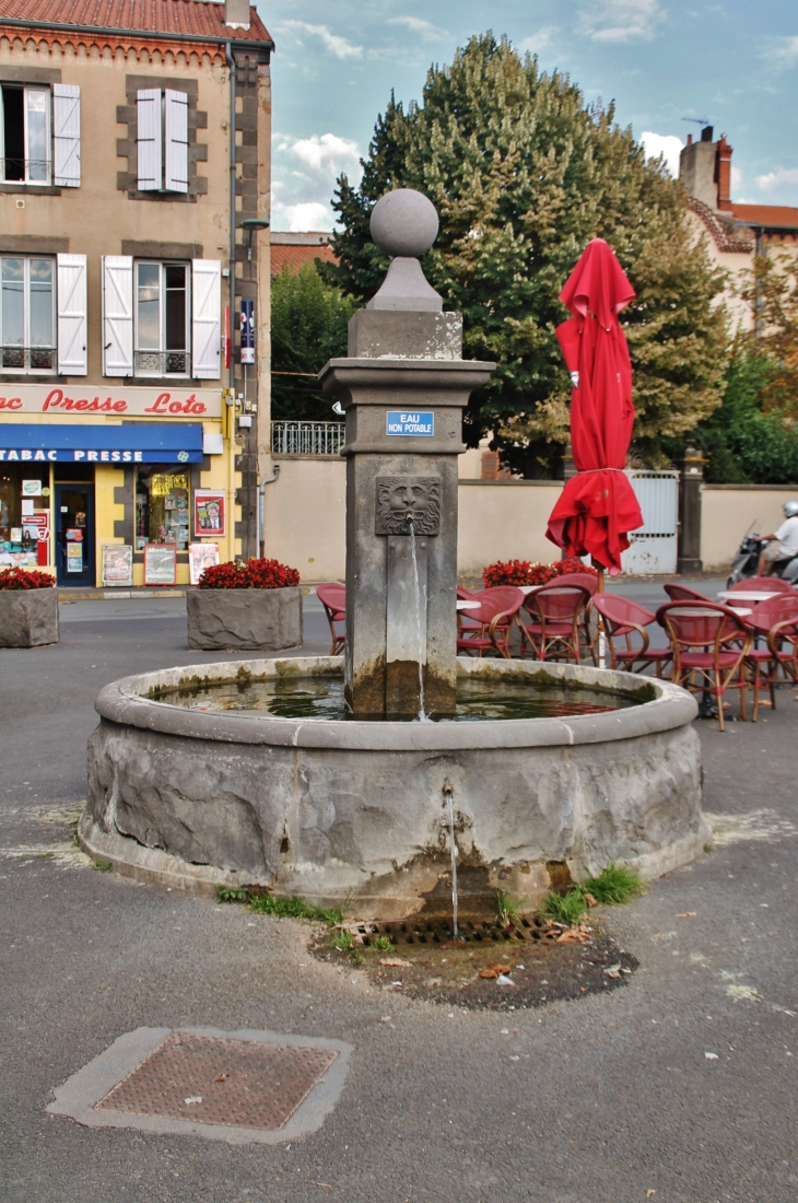 La Fontaine - Saint-Germain-Lembron