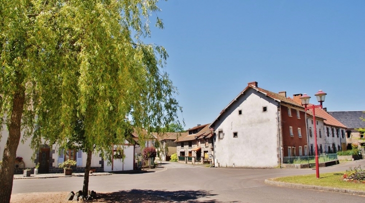 Le Village - Saint-Jacques-d'Ambur