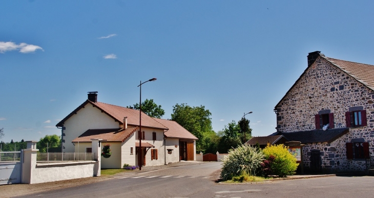 Le Village - Saint-Jacques-d'Ambur