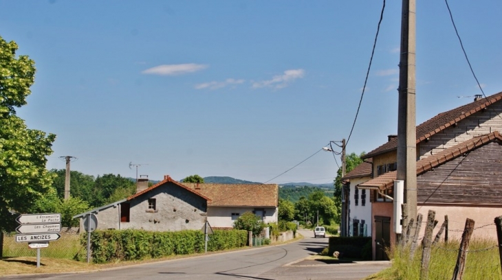 Le Village - Saint-Jacques-d'Ambur