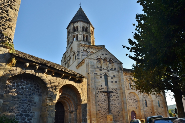   Chapelle Sainte-Madeleine et église St Saturnin - Saint-Saturnin