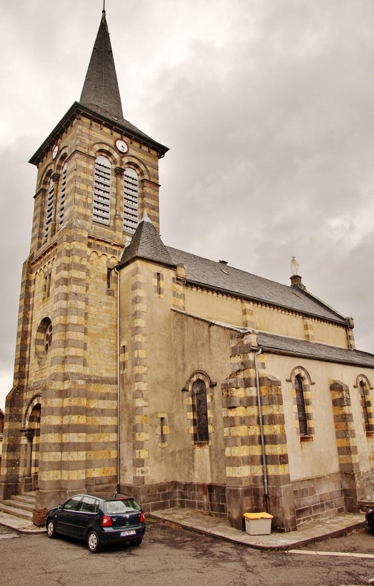 +++église saint-Etienne - Saint-Sauves-d'Auvergne