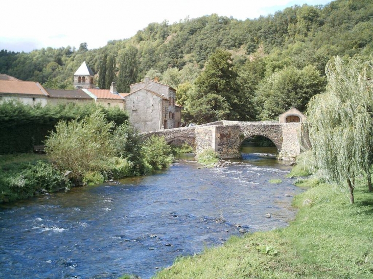 Vieux pont de saurier