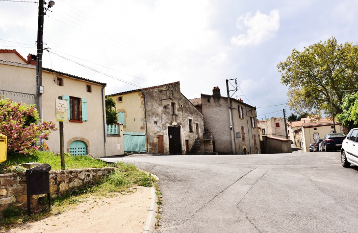 La Commune - Sauvagnat-Sainte-Marthe