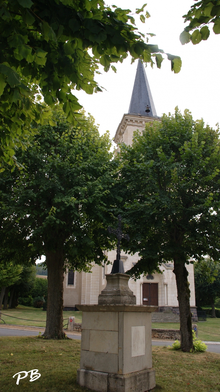 +Eglise Saint-Jean-Baptiste Saint-Julien - Vensat