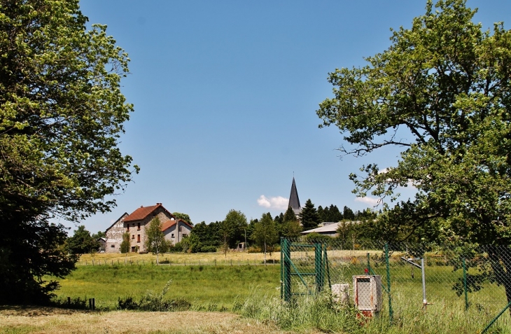 Le Village - Verneugheol