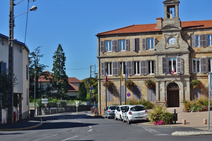 Hotel-de-Ville - Vic-le-Comte