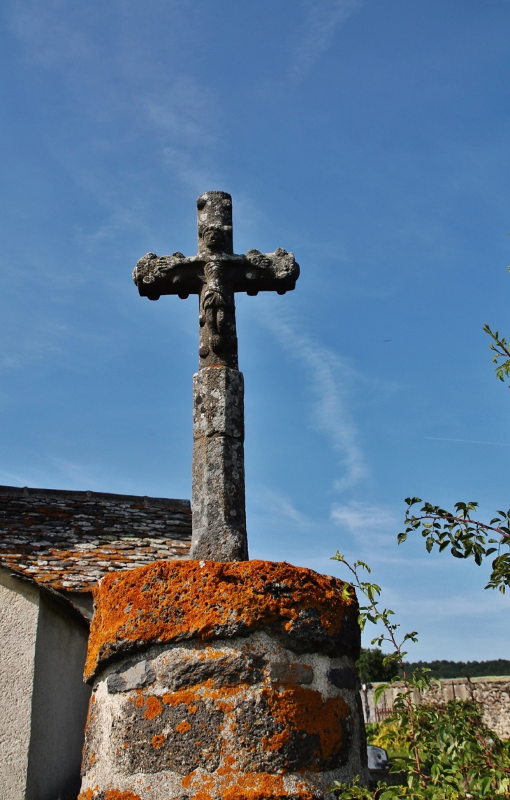 ² église de Colamine-sur-Vodable ( Croix )