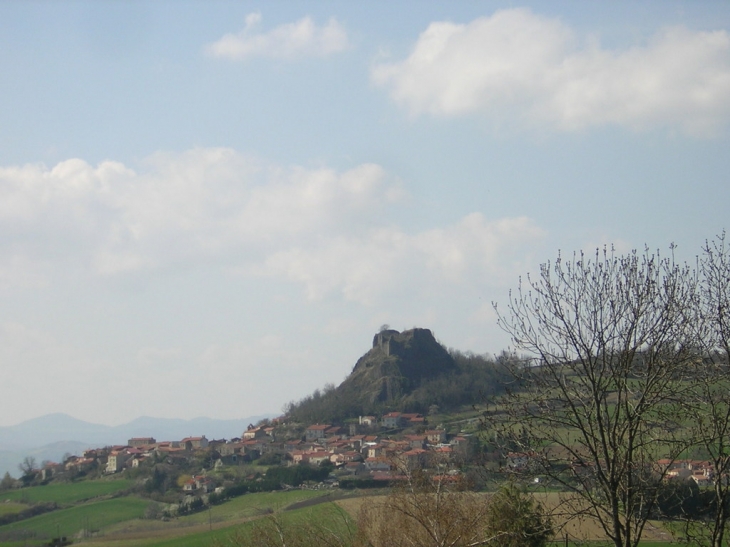 Vue sur Buron et sa Citadelle - Yronde-et-Buron