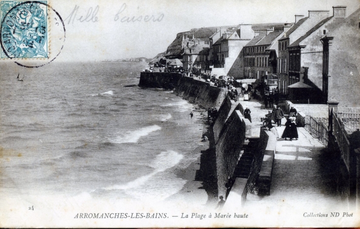 La Plage à Marée Haute, vers 1904 (carte postale ancienne). - Arromanches-les-Bains