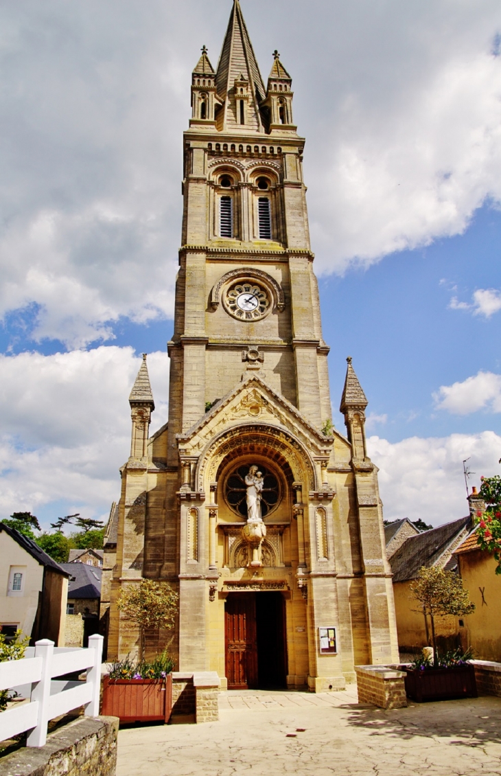 église St Pierre - Arromanches-les-Bains