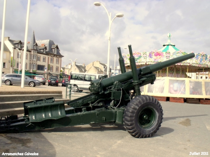 Canon devant le musée d'Arromanches - Arromanches-les-Bains