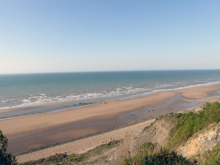 La plage au pied des falaises des vaches noires - Auberville