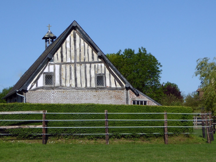 Derrière l'église - Basseneville