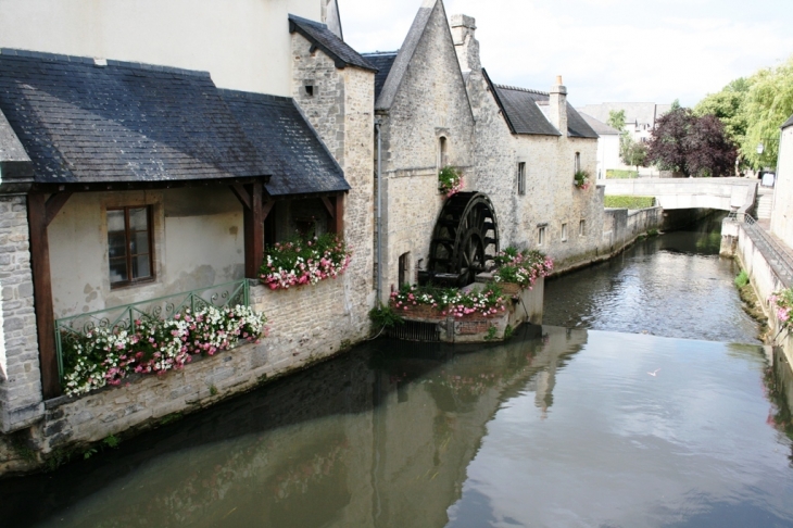 Deversoir et moulin - Bayeux