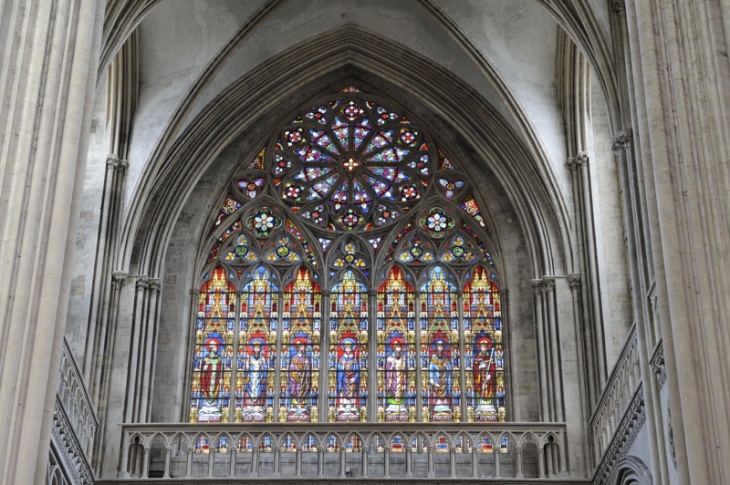 Cathédrale de Bayeux : vitrail