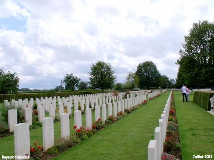 Cimetière militaire Britanique 13000 tombes - Bayeux