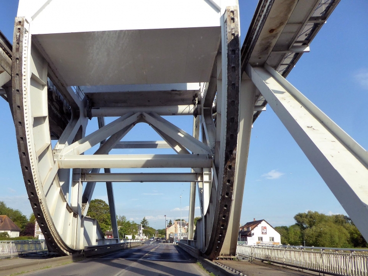 Le pont actuel vers Bénouville