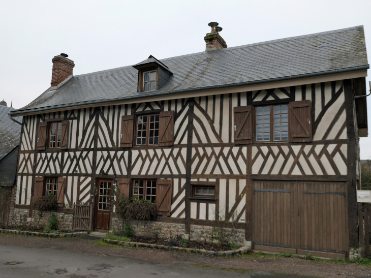 Maison normande typique à pans de bois - Blangy-le-Château