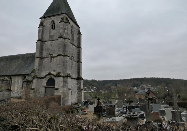 L'église au dessus du village - Blangy-le-Château