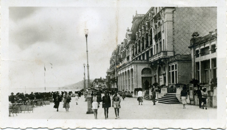 La Digue et le Grand Hôtel vers 1955 - Cabourg