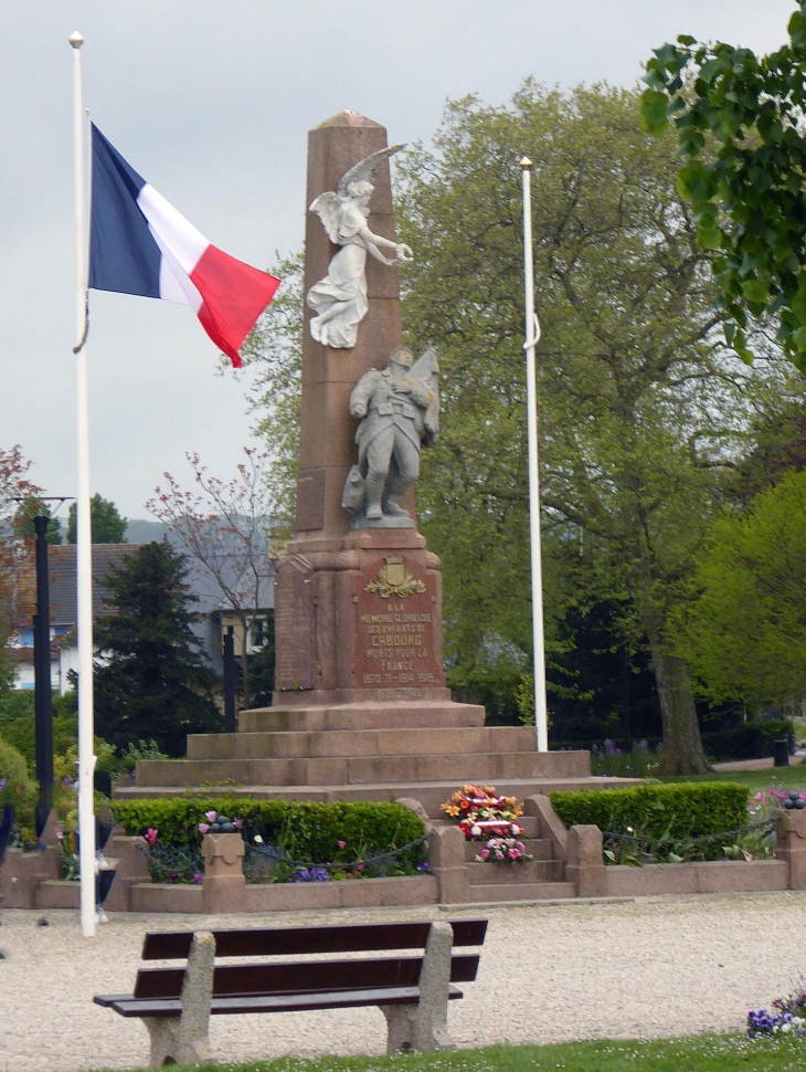 Le monument aux morts - Cabourg