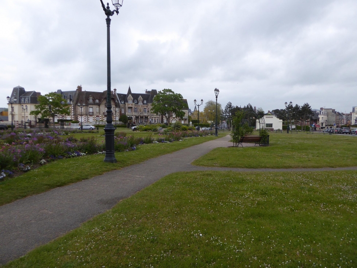 La place Marcel Proust - Cabourg