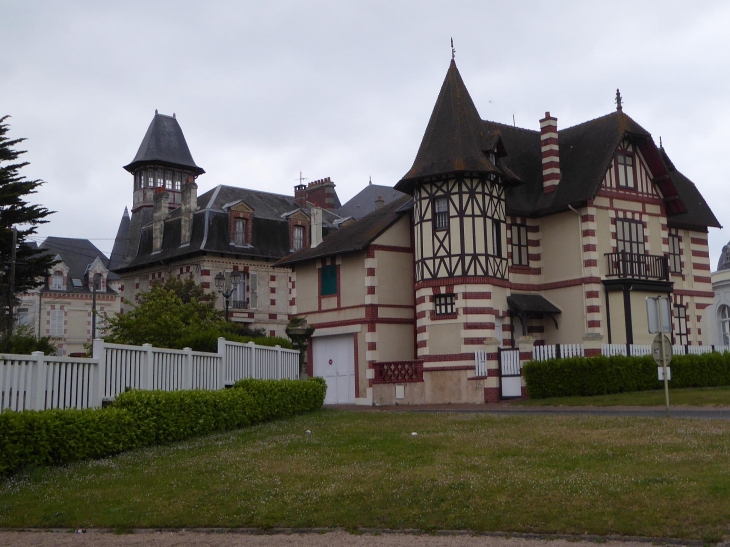 La place Marcel Proust - Cabourg