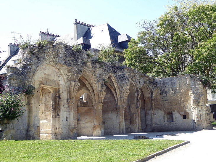 Vestiges de l'église Saint Gilles (abbaye des Dames) - Caen