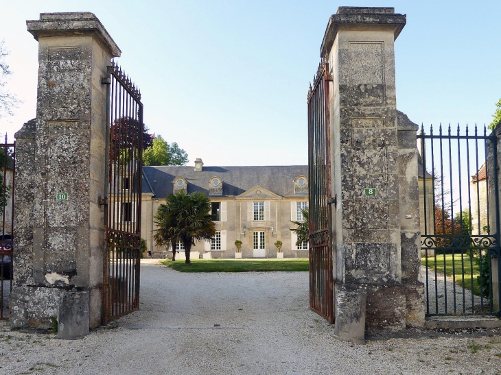 Le château - Colomby-sur-Thaon