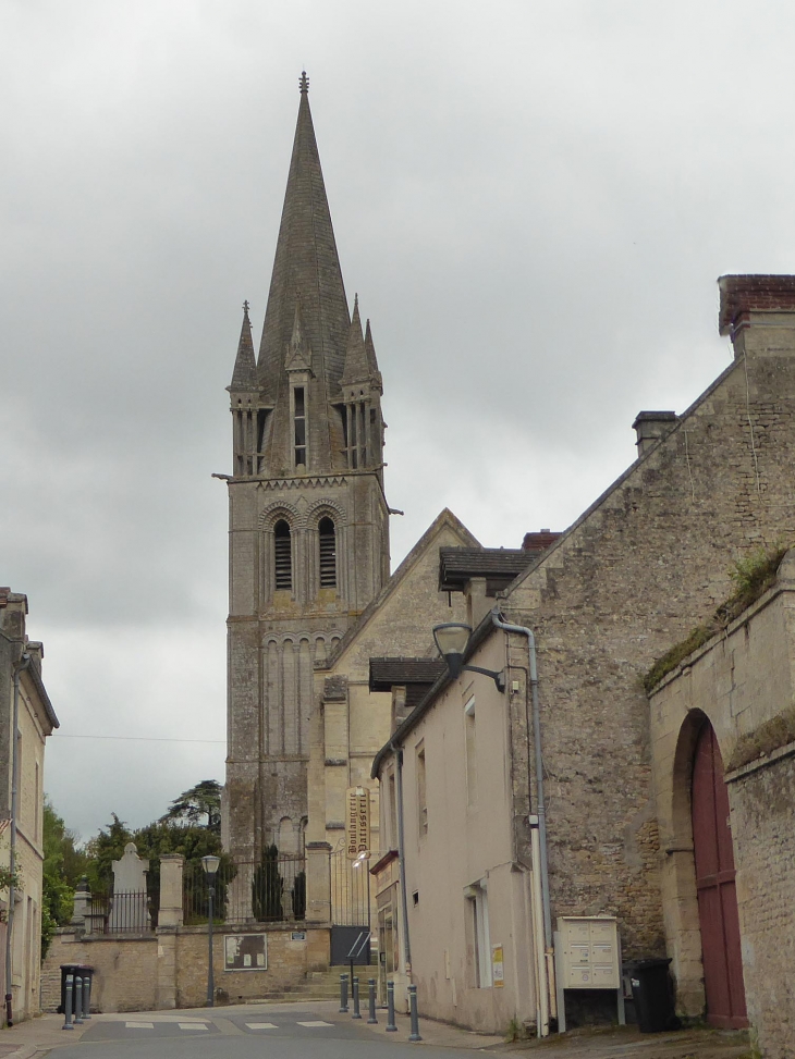 Vers l'église saint Remy - Douvres-la-Délivrande
