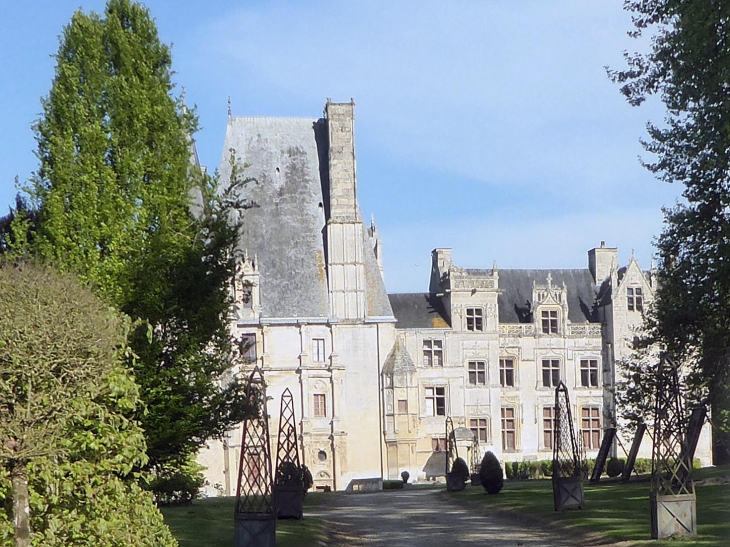 Le château - Fontaine-Henry