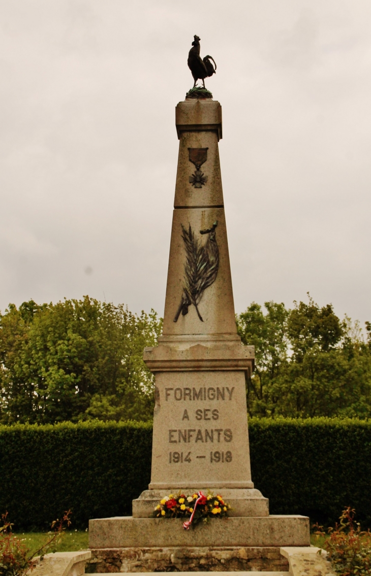 Monument-aux-Morts - Formigny